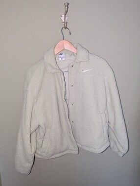 Nike Sherpa Jacket in Sage Green